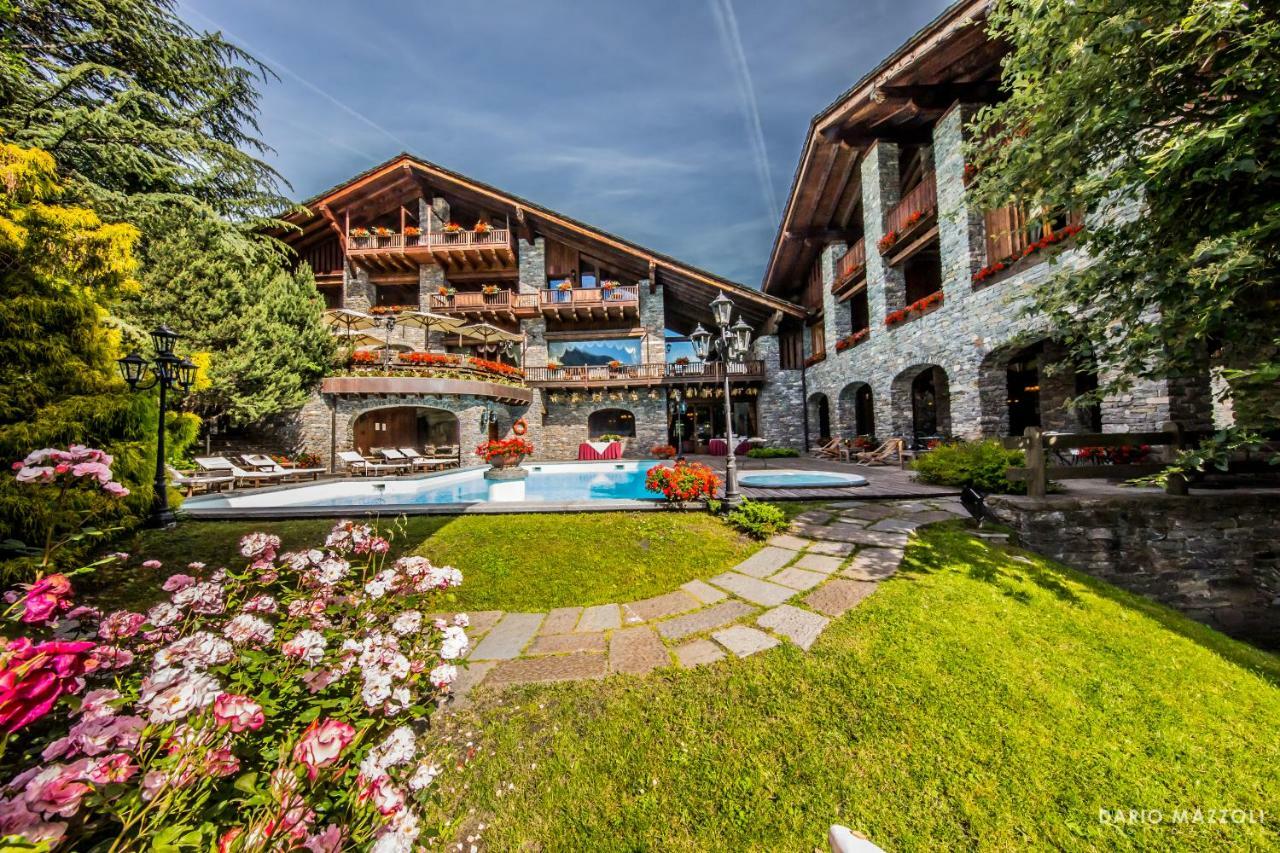 Relais Mont Blanc Hotel & Spa La Salle Exterior foto